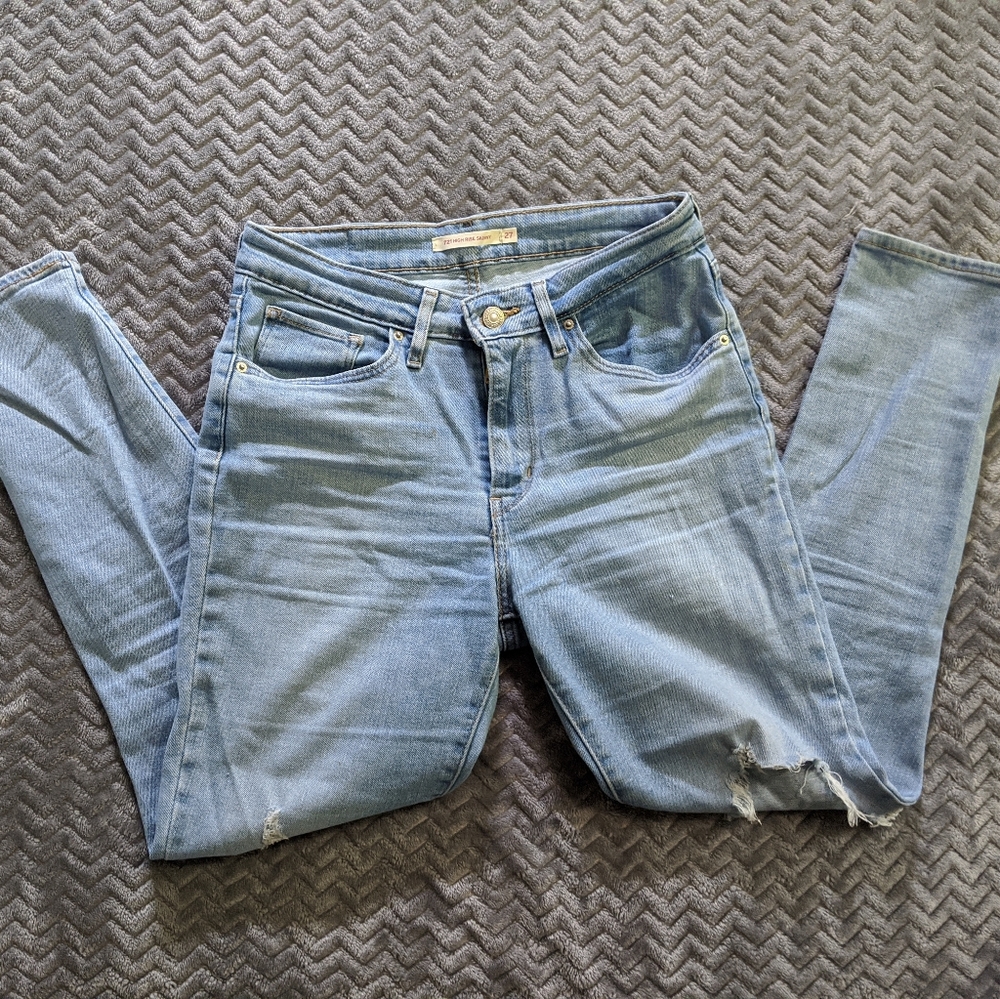 Levi's Torn Legs Skinny Jeans Size 27